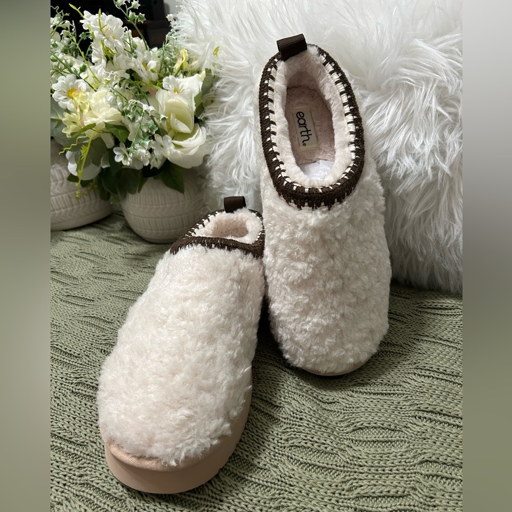 Earth Cream and Brown Slip-On Sherpa Shoes
